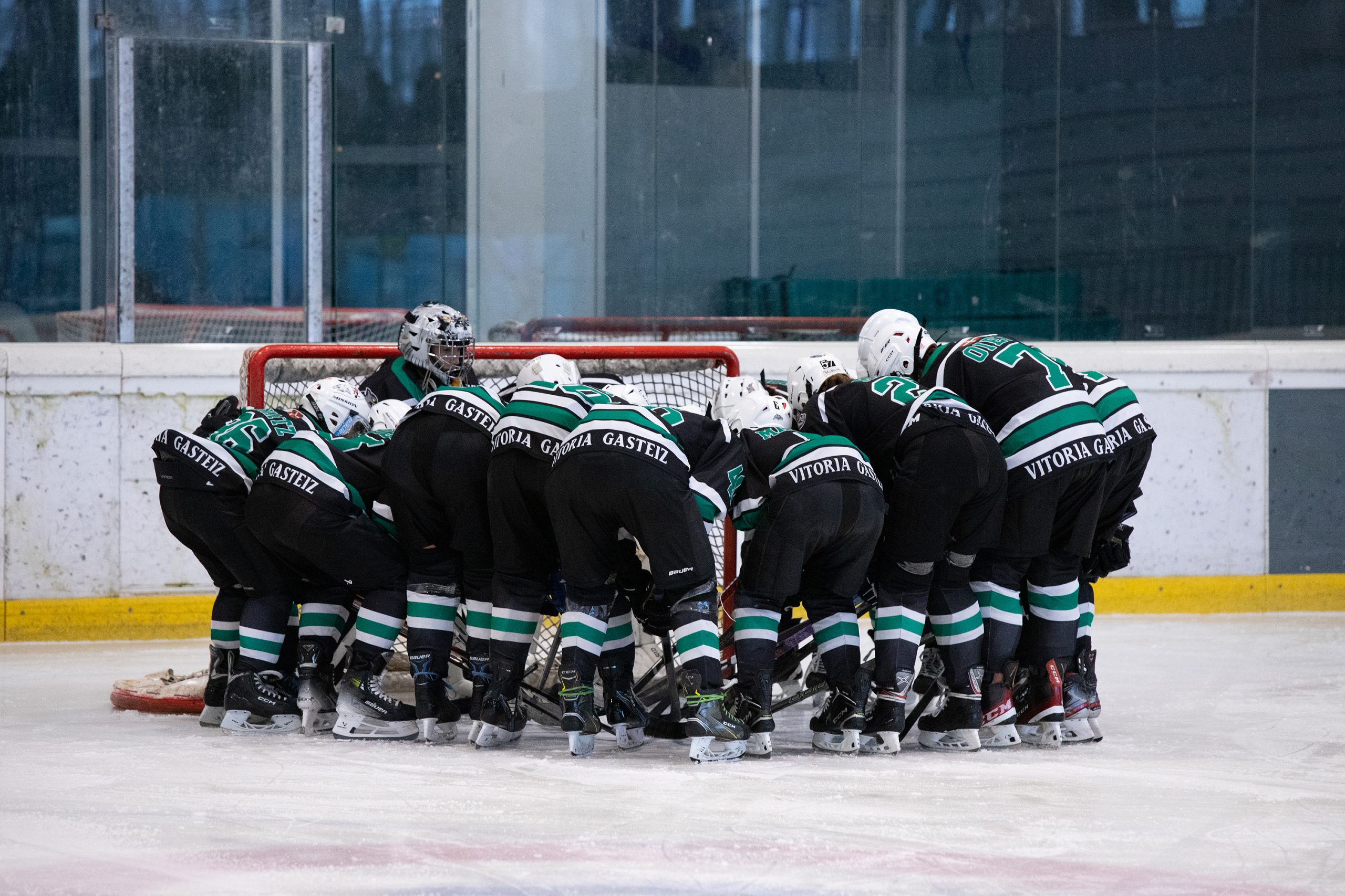 hielo-bipolo-patinaje-equipo-hockey-sobre-hielo-alava