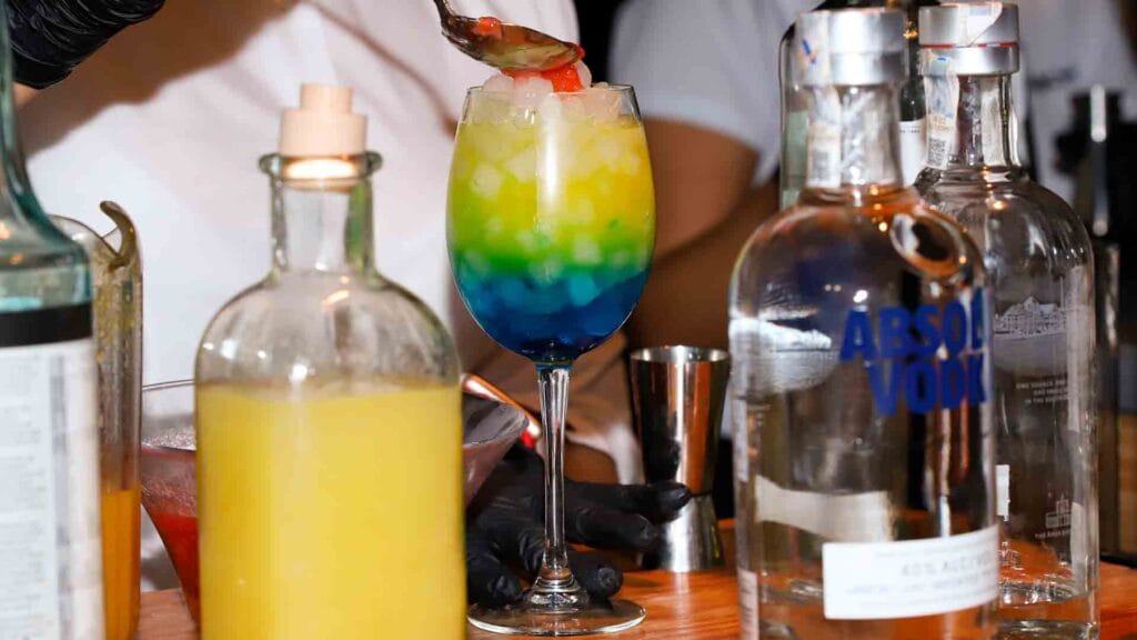 cocktail-bar-vitoria-terraza-verano-beach-bar-dj-fiesta-celebración